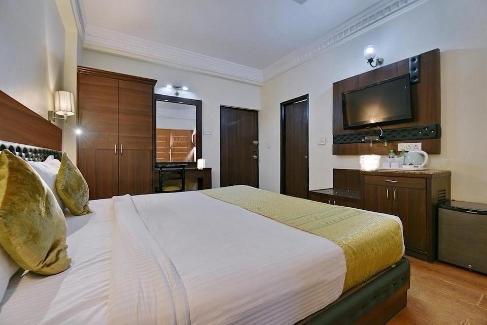 Hotel Empire Regency Jaipur Bagian luar foto