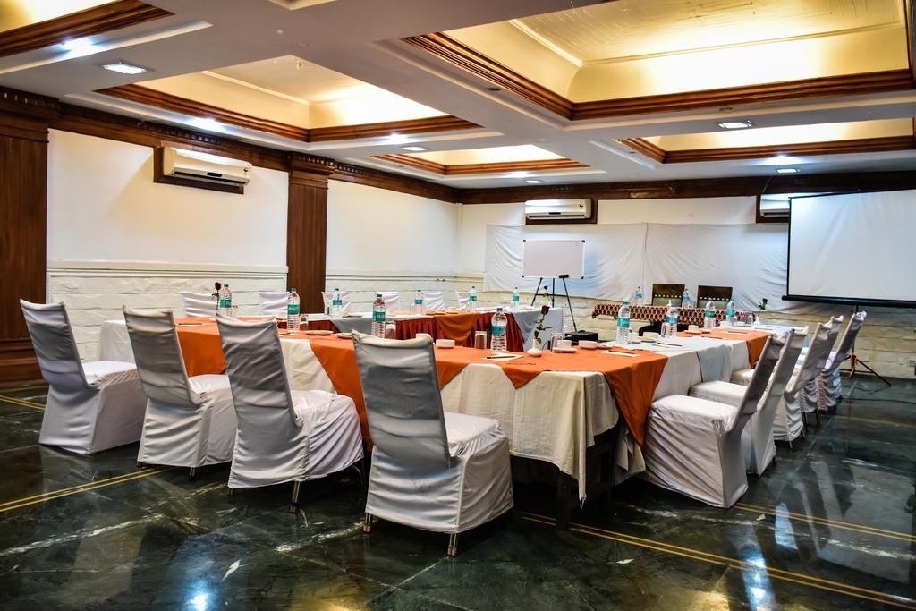 Hotel Empire Regency Jaipur Bagian luar foto