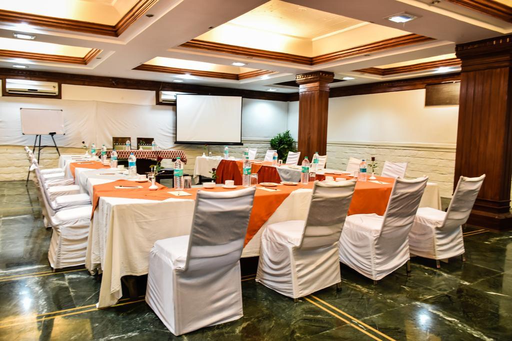 Hotel Empire Regency Jaipur Bagian luar foto