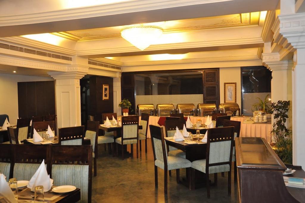 Hotel Empire Regency Jaipur Bagian luar foto