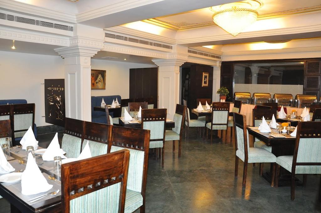 Hotel Empire Regency Jaipur Bagian luar foto