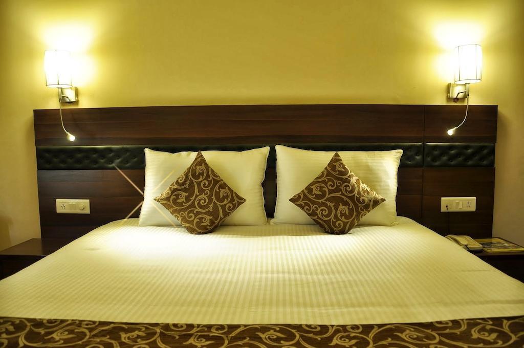 Hotel Empire Regency Jaipur Bagian luar foto