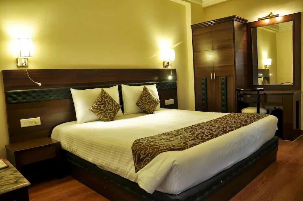 Hotel Empire Regency Jaipur Bagian luar foto