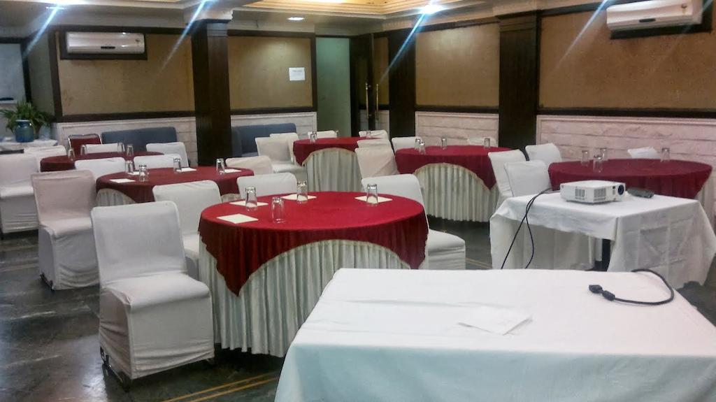 Hotel Empire Regency Jaipur Bagian luar foto