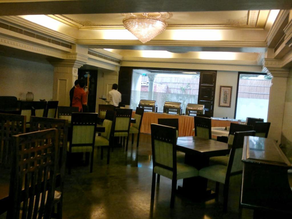 Hotel Empire Regency Jaipur Bagian luar foto