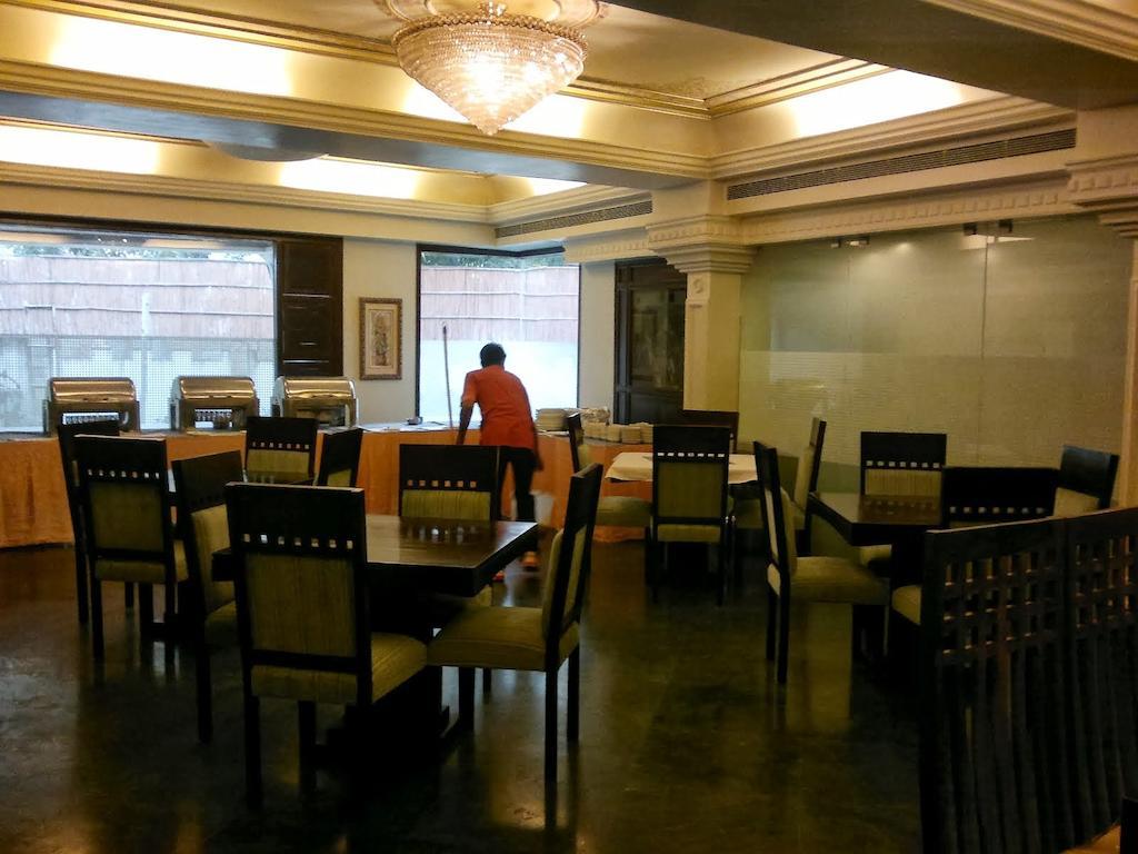 Hotel Empire Regency Jaipur Bagian luar foto